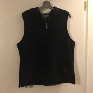 Dismero black sleeveless velour hoody